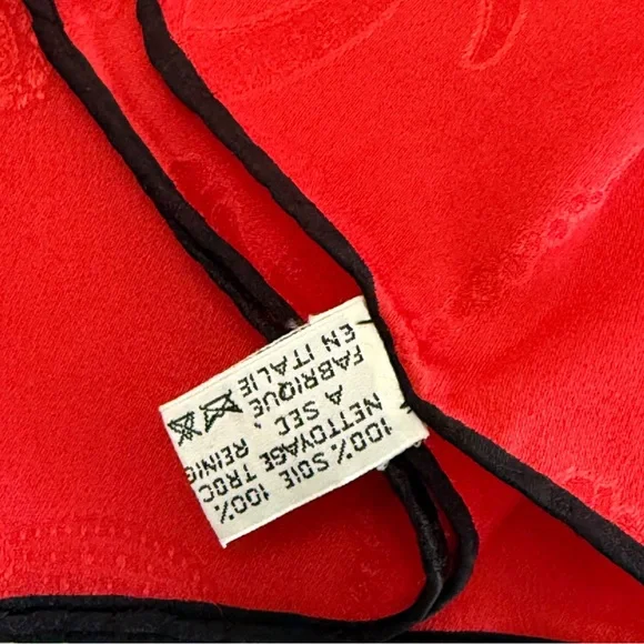 Cartier Elegant Red Silk Wrap - Picture 4 of 6
